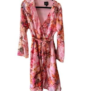 ECI Women's Vibrant Floral Robe